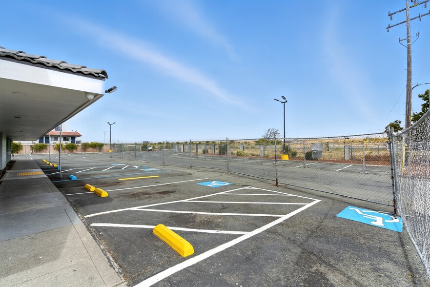 More Photos Of 4355 Sonoma Blvd, Vallejo Restaurant For Sale