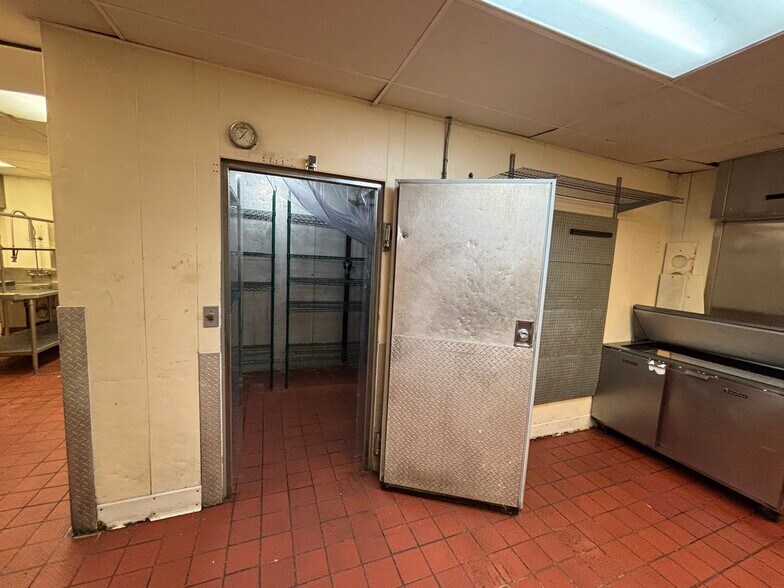 More Photos Of 5312 Old Redwood Hwy, Petaluma Restaurant For Sale