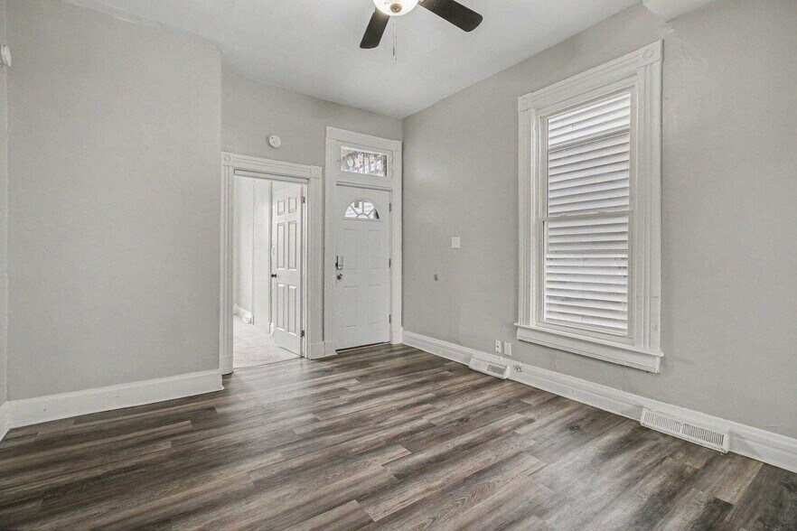 More Photos Of 318-320 Lafayette Ave, Bellevue Apartments For Sale