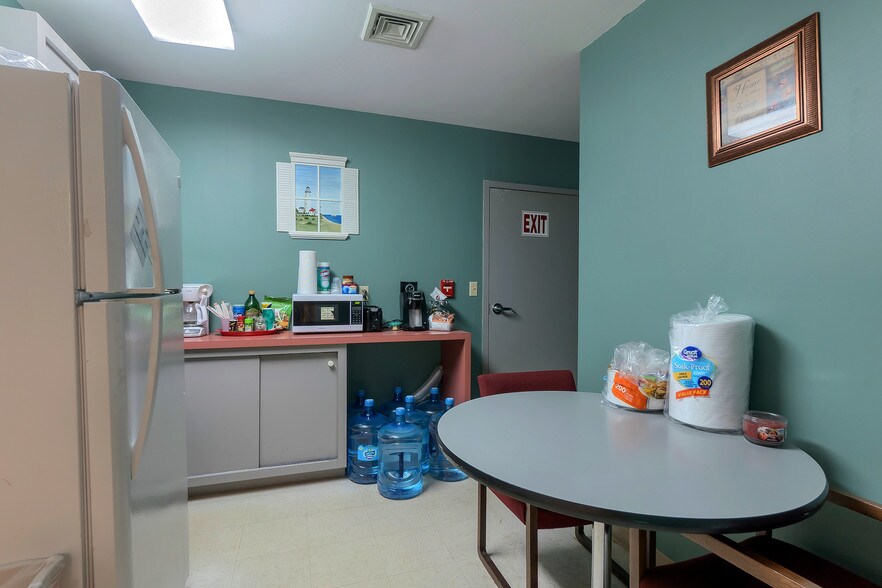More Photos Of 33 Electric Ave, Fitchburg Medical For Lease