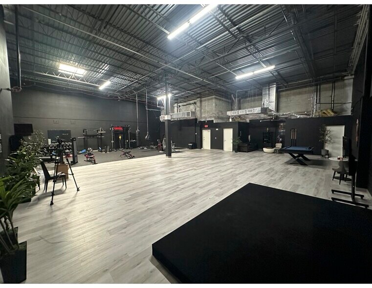 More Photos Of 622 Banyan Trl, Boca Raton Light Distribution For Lease