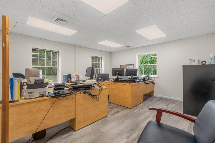 More Photos Of 276 Main St, Farmington Medical For Sale