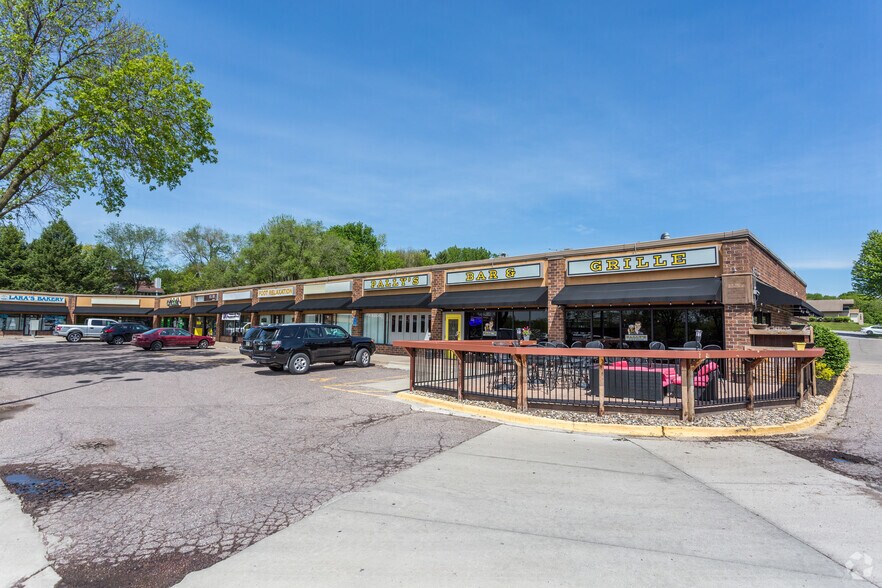 More Photos Of 1800 NW 86th St, Clive Unknown For Lease