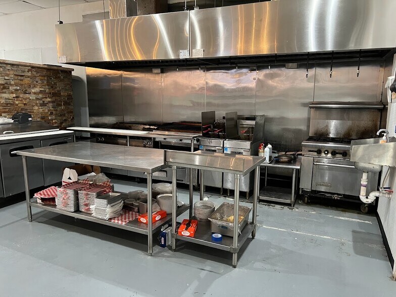 More Photos Of 59 N Main St, Bristol Unknown For Lease