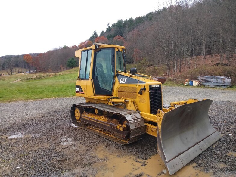 More Photos Of 224 Michael Ln, New Berlin Racetrack For Sale