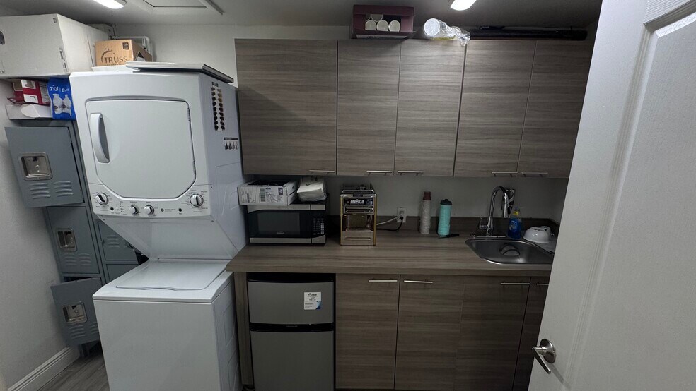 More Photos Of 2600-2614 SW 8th St, Miami Apartments For Lease