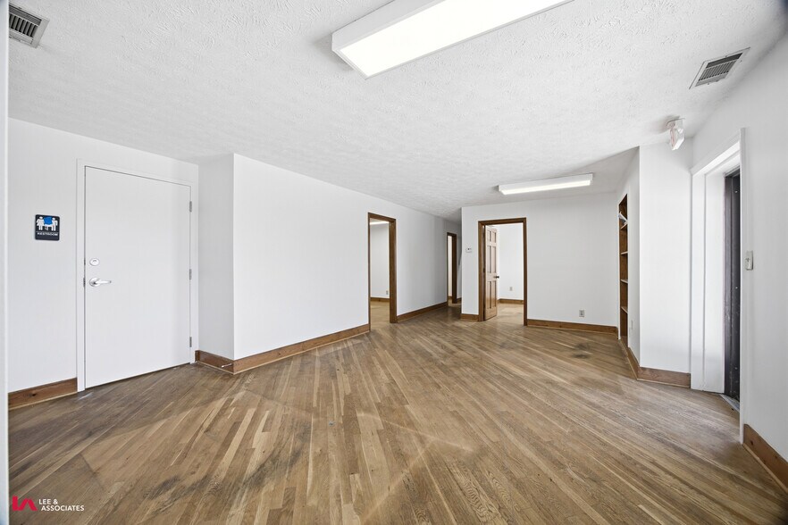 More Photos Of 1500 Union Hill Rd, Alpharetta Manufacturing For Lease