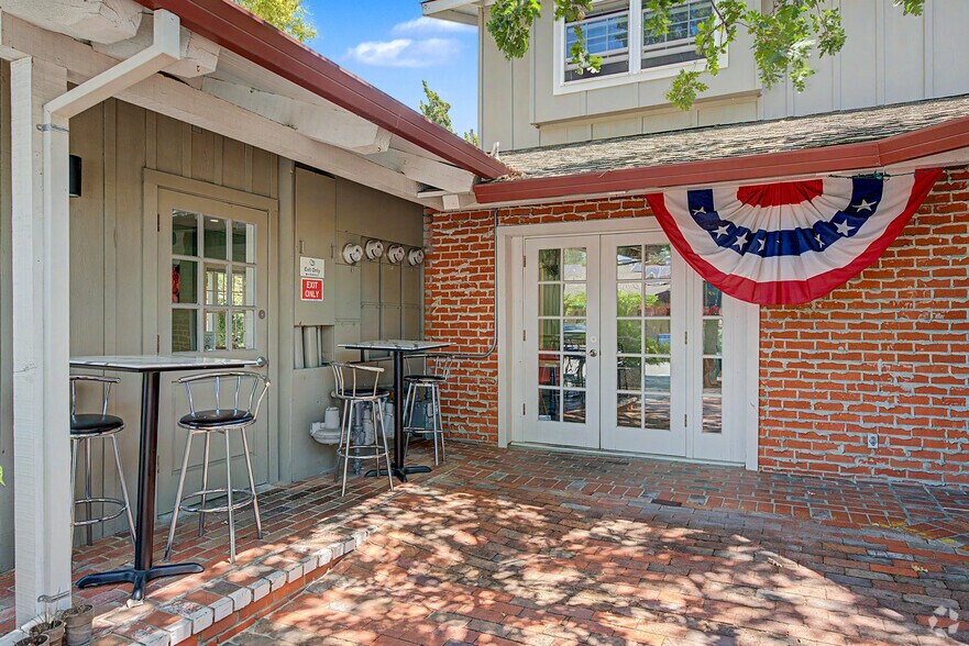 More Photos Of 14554 Big Basin Way, Saratoga Storefront Retail Office For Lease
