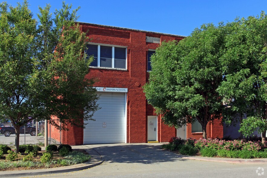 More Photos Of 200 E Main St, Oklahoma City Manufacturing For Sale