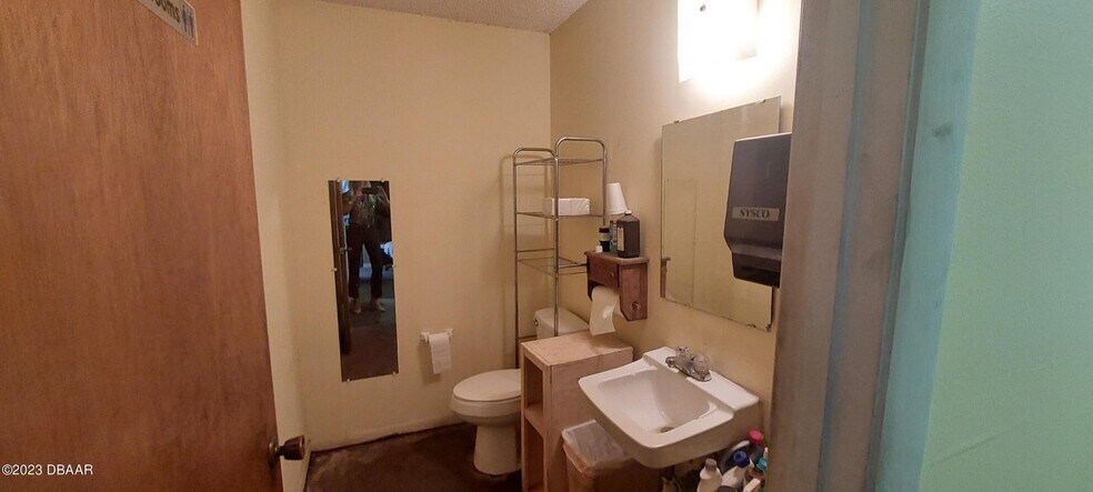 More Photos Of 21628 Fl-46, Mount Dora Warehouse For Sale