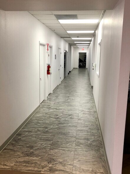 More Photos Of 10220 S 51st St, Phoenix Research And Development For Lease