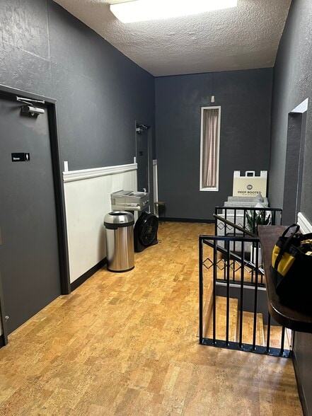 More Photos Of 1001 W Noble Ave, Visalia Specialty For Sale