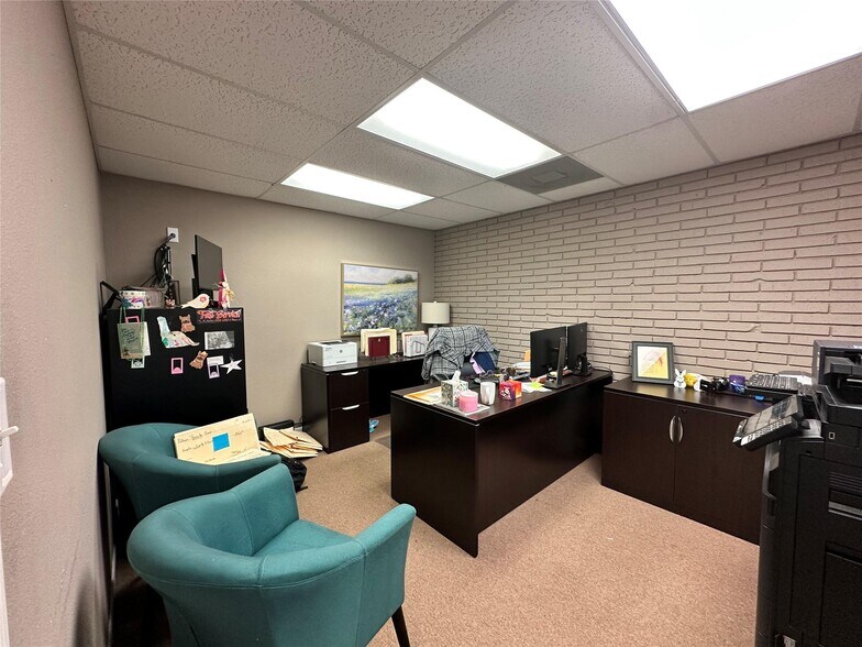 More Photos Of 120 S Charlton St, Woodville Office For Sale