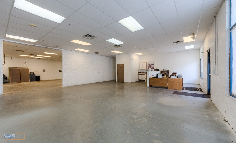 More Photos Of 1243 S Sherman Dr, Longmont Warehouse For Lease