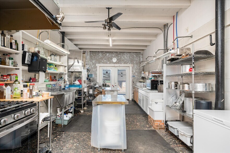 More Photos Of 142 West Ave, Crossville Medical For Sale