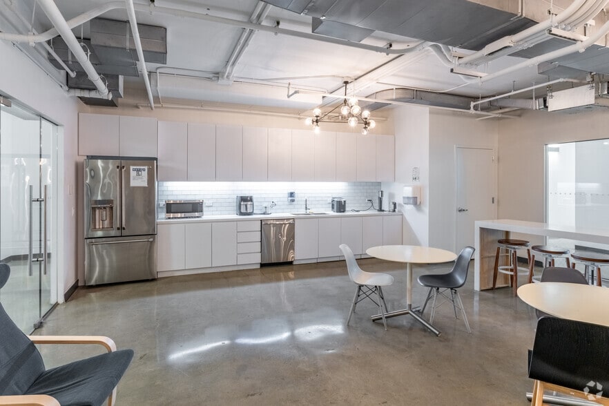 More Photos Of 55 Prospect St, Brooklyn Office For Lease
