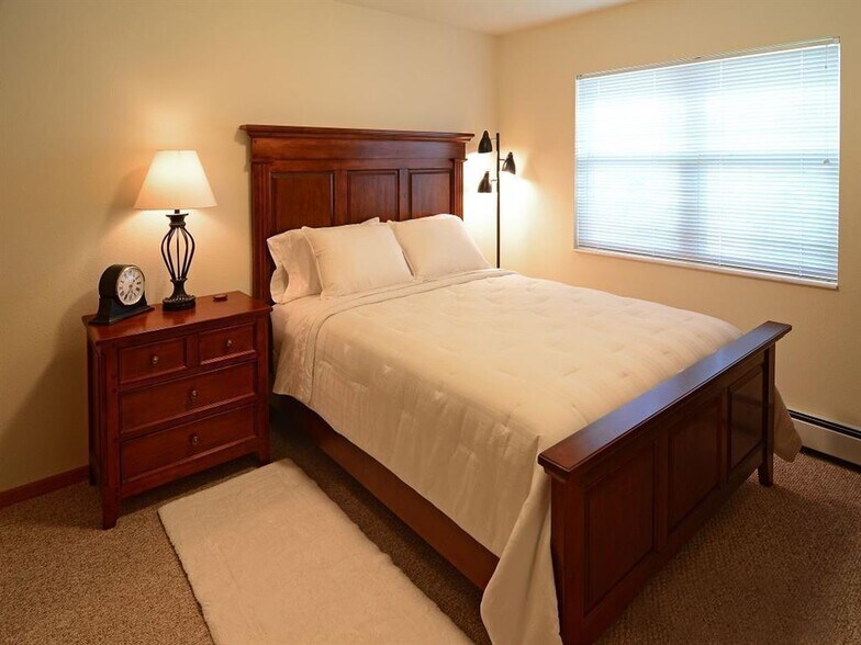 More Photos Of 721 Lake Susan Dr, Chanhassen Apartments For Sale