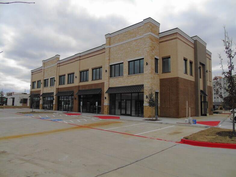 More Photos Of 2670 Lake Vista Dr, Lewisville Restaurant For Lease