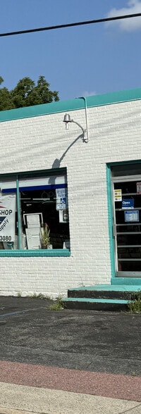 More Photos Of 3910-3912 Rhode Island Ave, Brentwood Freestanding For Lease