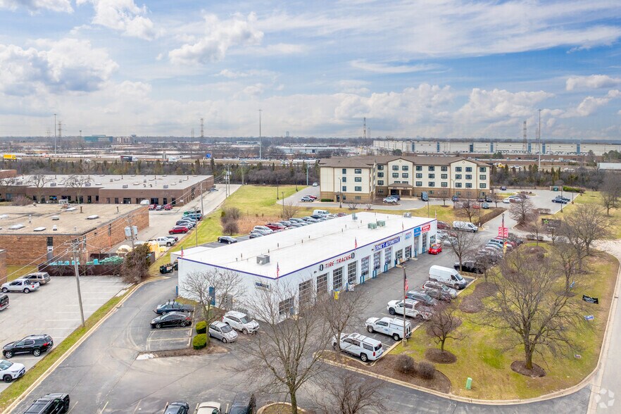 More Photos Of 524-530 W Grand Ave, Elmhurst Auto Repair For Sale