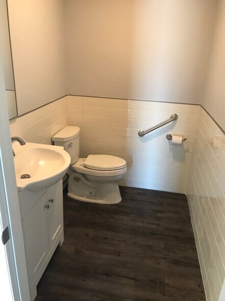 More Photos Of 1267 US 1, Rockledge Office For Lease