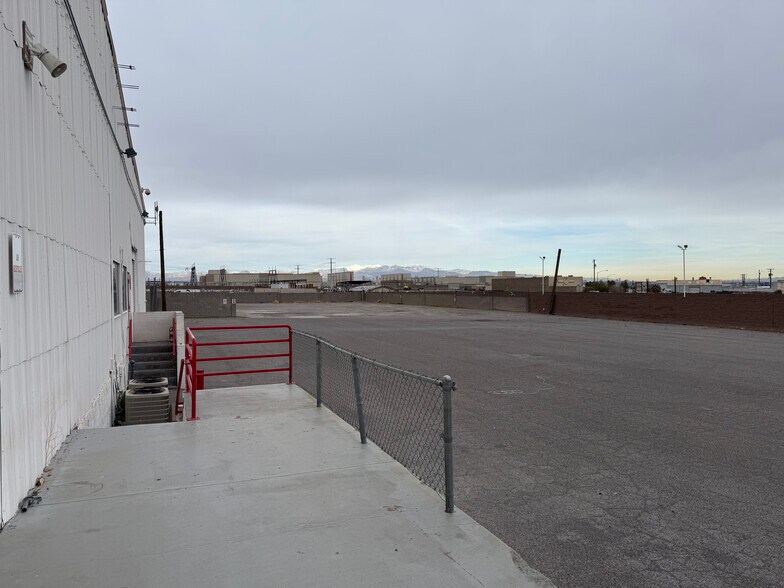More Photos Of 1239 N Boulder Hwy, Henderson Auto Salvage Facility For Lease