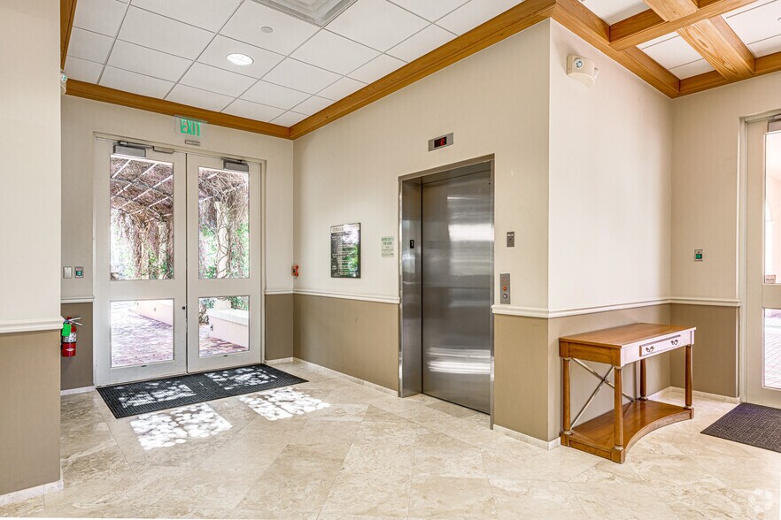 More Photos Of 1000 SE Monterey Commons Blvd, Stuart Unknown For Lease