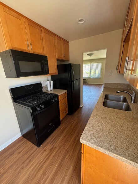 More Photos Of 12036 Magnolia Blvd, Valley Village Apartments For Sale