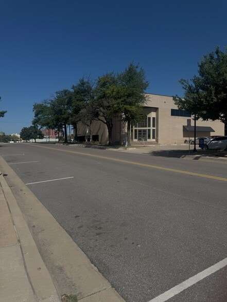 More Photos Of 133 NW 8th St, Oklahoma City Office For Lease