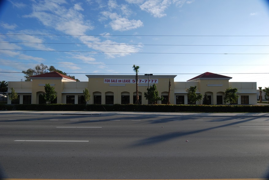 More Photos Of 17001 Alico Commerce Ct, Fort Myers Warehouse For Lease