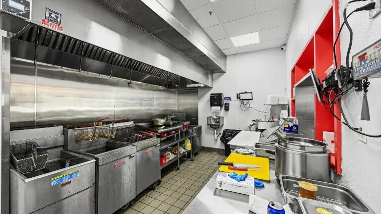 More Photos Of 10407 Highway 6, Missouri City Storefront For Lease