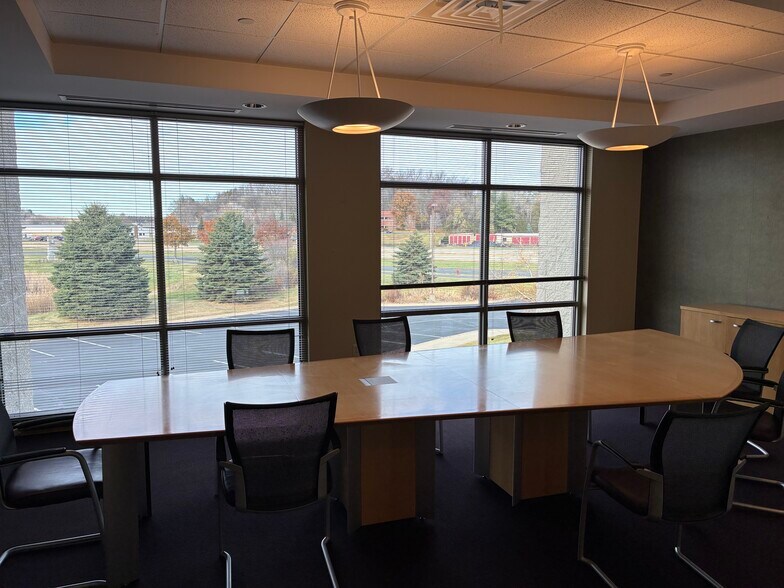 More Photos Of 625 Whitetail Blvd, River Falls Office For Lease