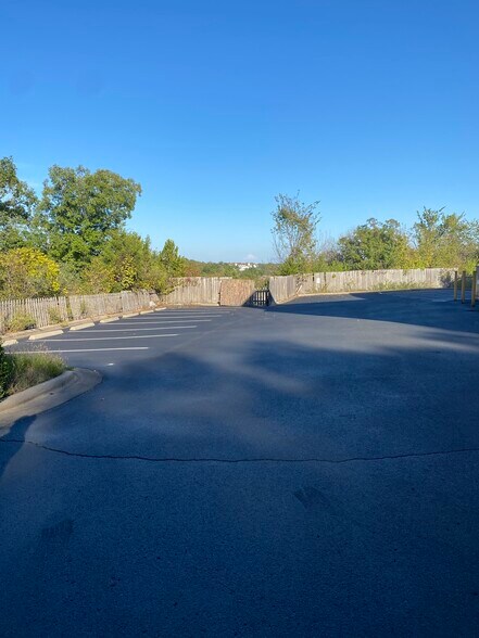 More Photos Of 2720 Shepherd Of The Hills Expy, Branson Office For Lease