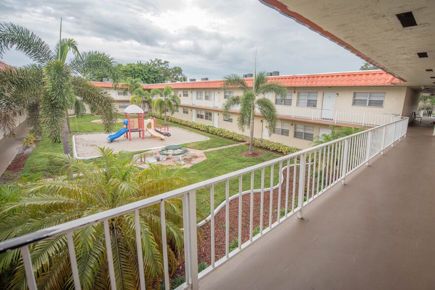 More Photos Of 3400-3460 NW 50th Ave, Lauderdale Lakes Apartments For Sale