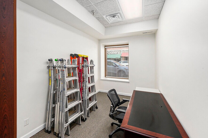 More Photos Of 115-125 E Park St, Olathe Office For Sale