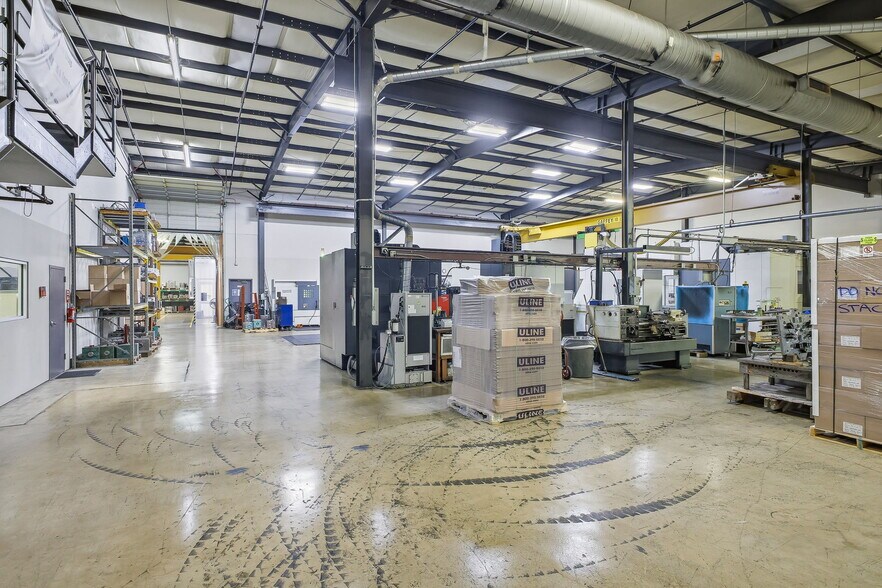 More Photos Of 315 N Park Dr, San Antonio Warehouse For Sale