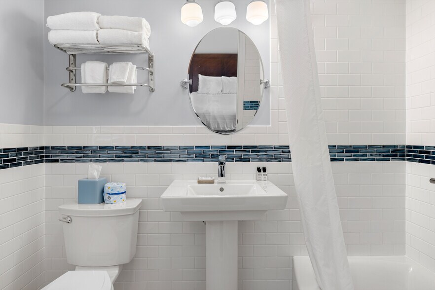 More Photos Of 105 Bradford Street Ext, Provincetown Hotel For Sale