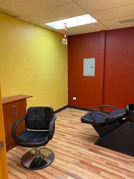 More Photos Of 18350 Kedzie Ave, Homewood Loft Creative Space For Lease