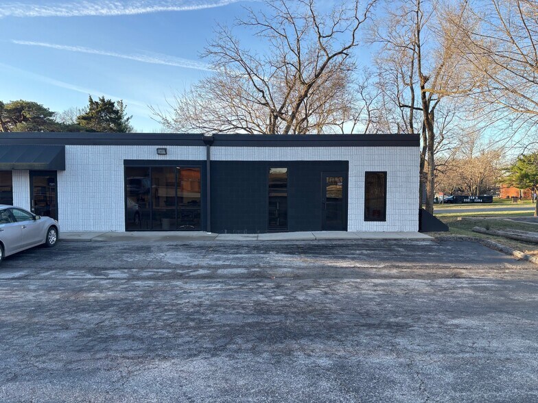 More Photos Of 8230-8238 Robinson St, Overland Park Office For Sale