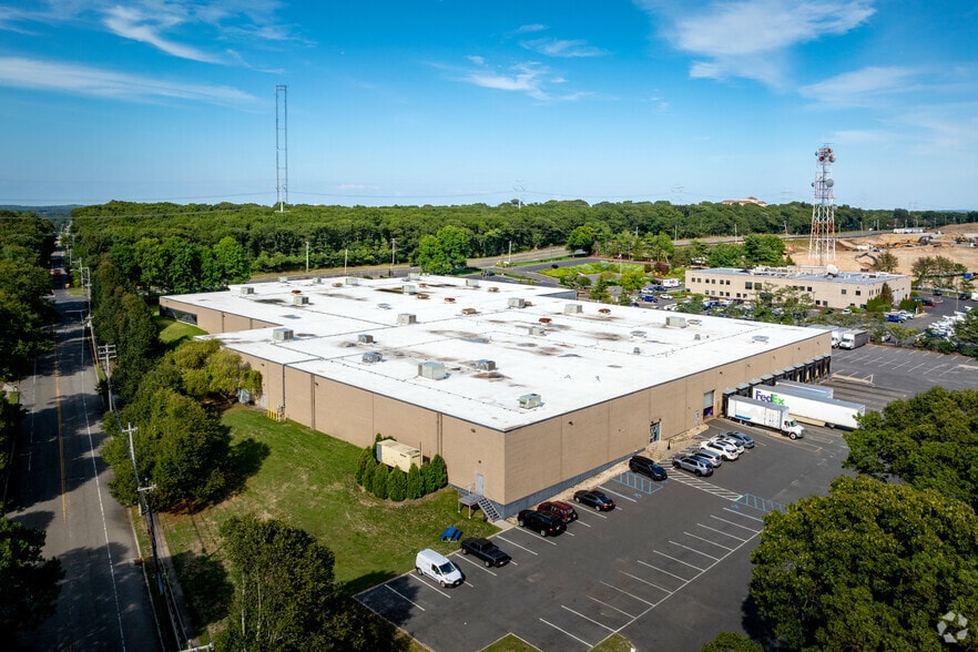 More Photos Of 1516 Motor Pky, Hauppauge Warehouse For Lease