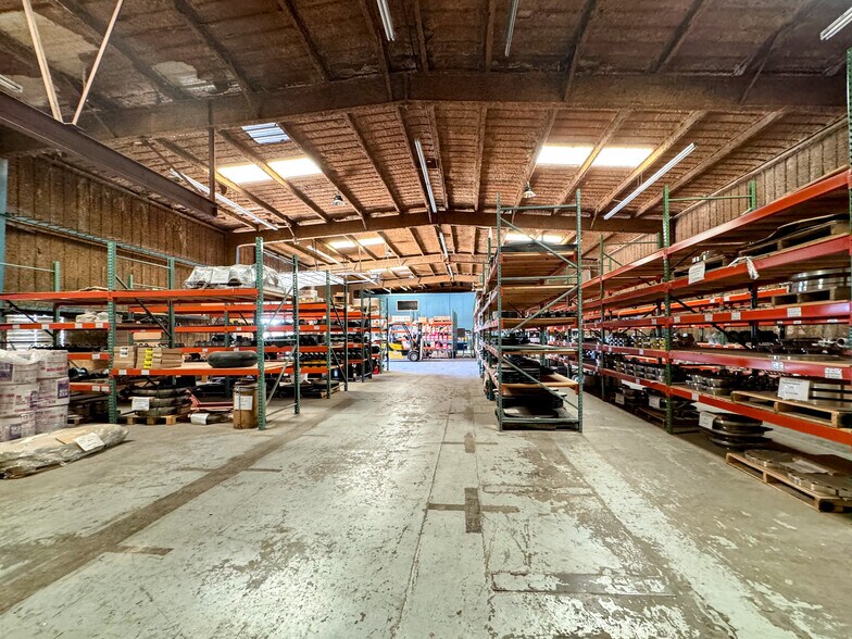 More Photos Of 3310 NW Loop 338, Odessa Warehouse For Lease