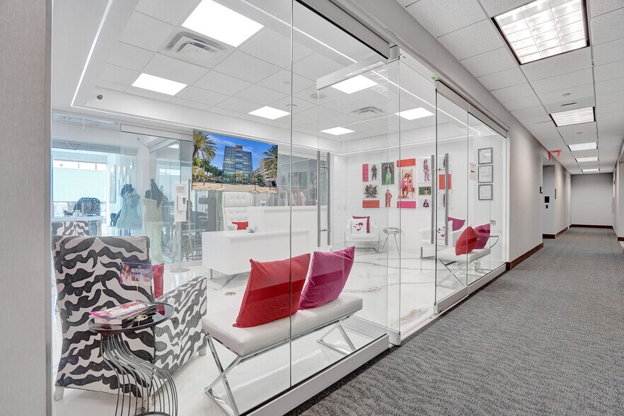 More Photos Of 18851 NE 29th Ave, Aventura Office For Lease