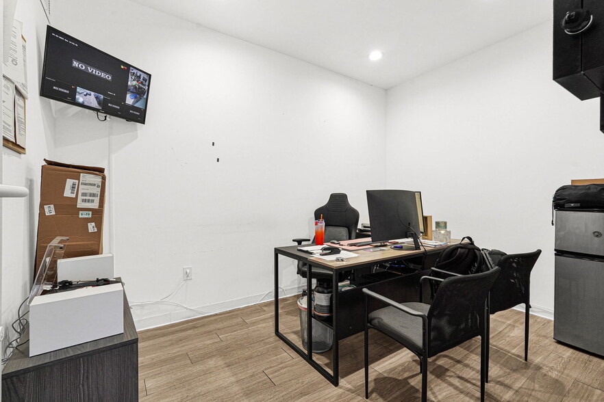 More Photos Of 9621 NW 27th Ave, Miami Office For Sale