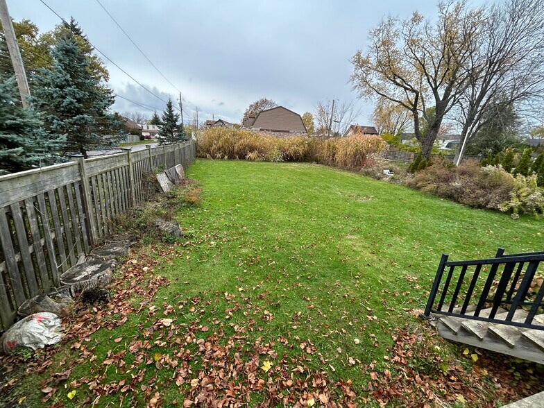 More Photos Of 3897 Welland St, Niagara Falls Land For Sale