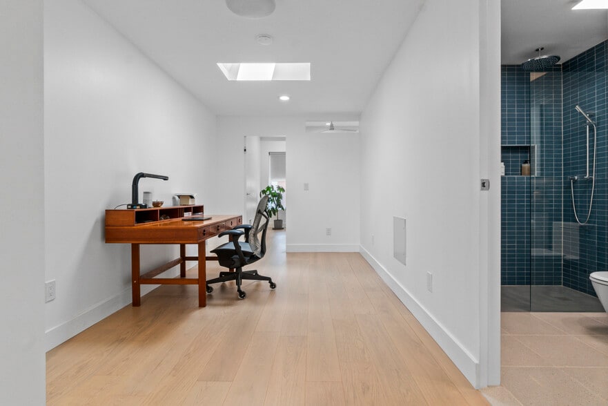 More Photos Of 422 S Highland Ave, Baltimore Storefront Retail Residential For Sale