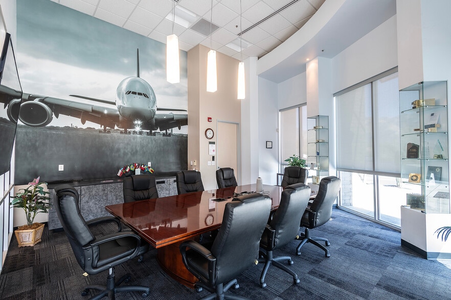 More Photos Of 12350 N Vistoso Park Rd, Oro Valley Light Distribution For Sale