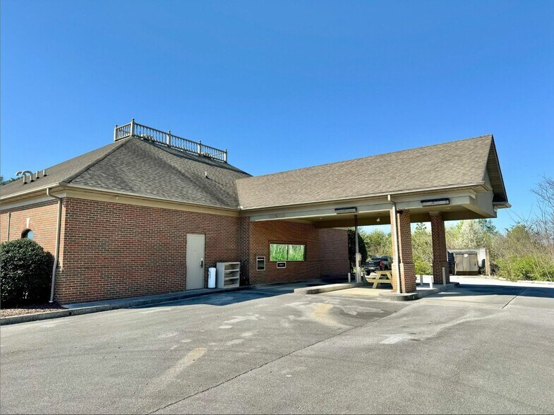 More Photos Of 2215 E Lamar Alexander Pky, Maryville Bank For Sale