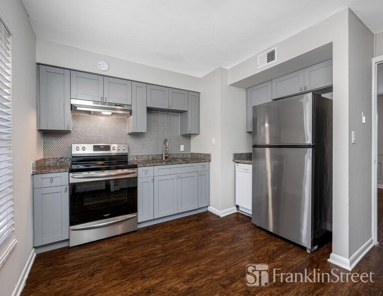 More Photos Of 4002-4004 N Branch Ave, Tampa Apartments For Sale