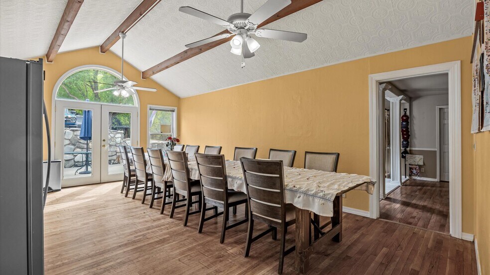 More Photos Of 118 6TH Ave, Ouray Hotel For Sale