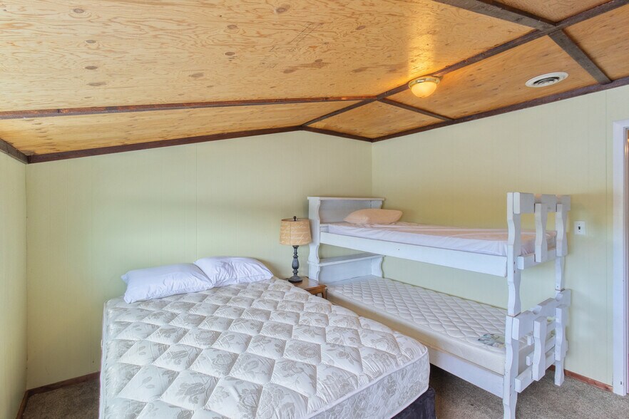 More Photos Of 356 King St, Fair Haven Marina For Sale